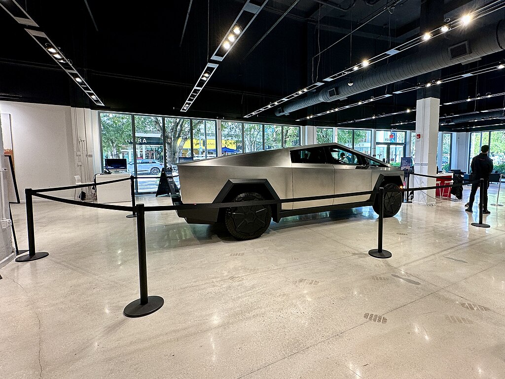 Tesla's P/E Ratio Hits 189 Despite Falling Sales: Is the Valuation Justified?