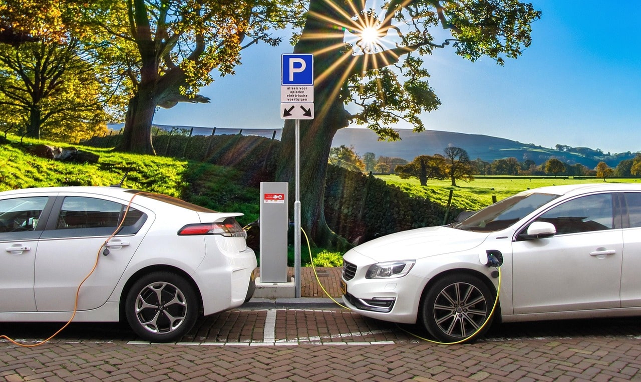 Electric Vehicles Adoption: Market Growth vs Infrastructure Reality