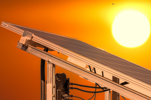 Global Solar Panels Market in 2025: Analytical Review of Deployment, Supply Chains and Policy Dynamics